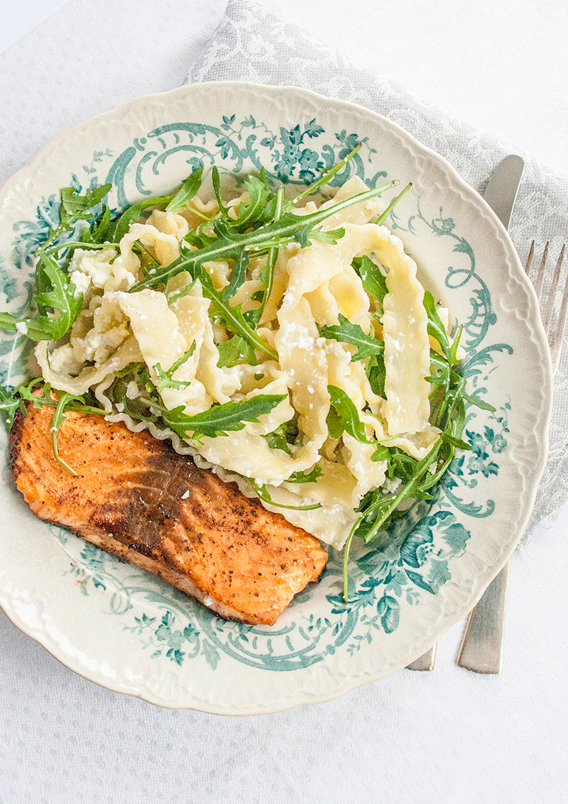 Honung- och balsamicomarinerad lax