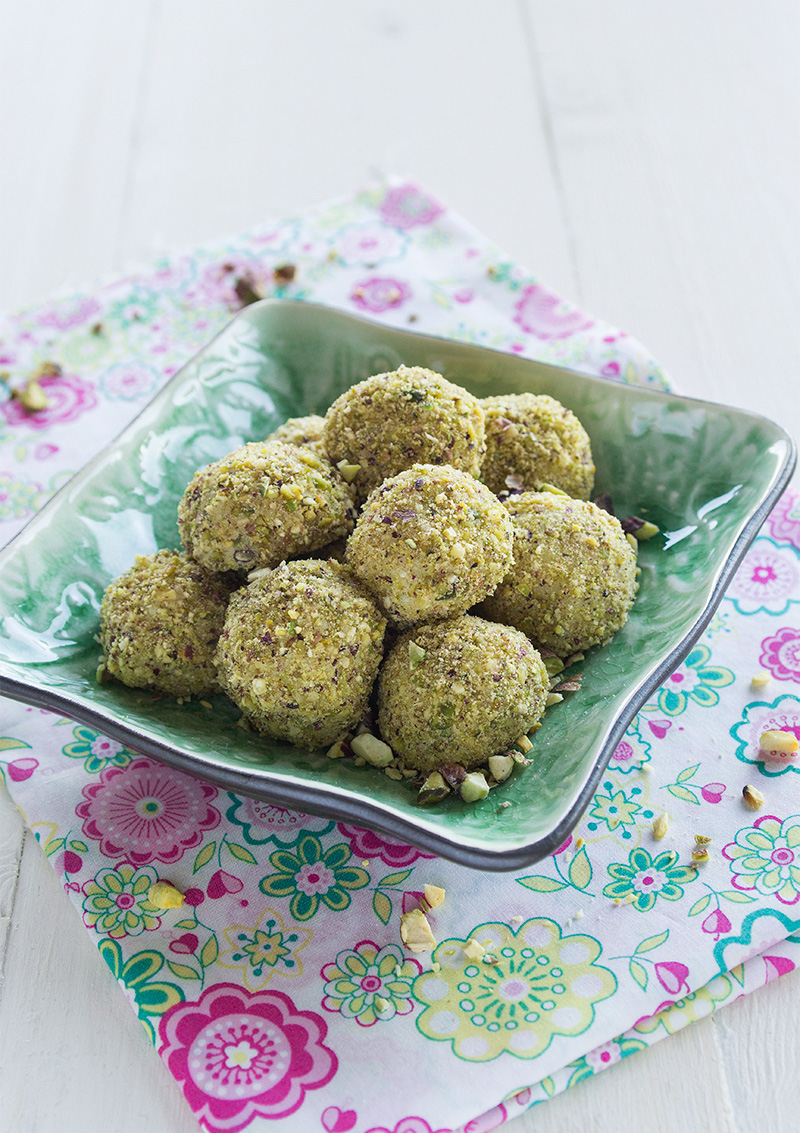 Vit chokladtryffel med pistaschenötter
