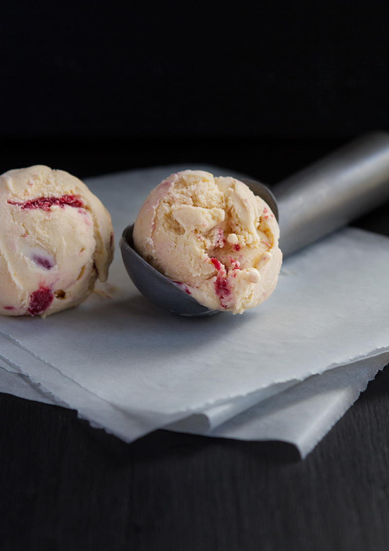 Persikoglass med hallonrippel