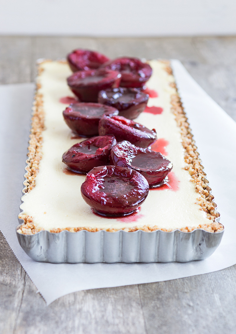 Ricottacheesecake med bakade plommon