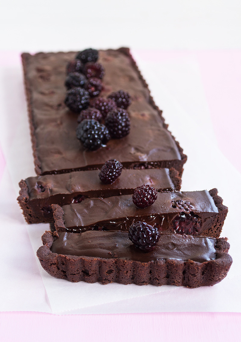 Chokladtryffelpaj med björnbär