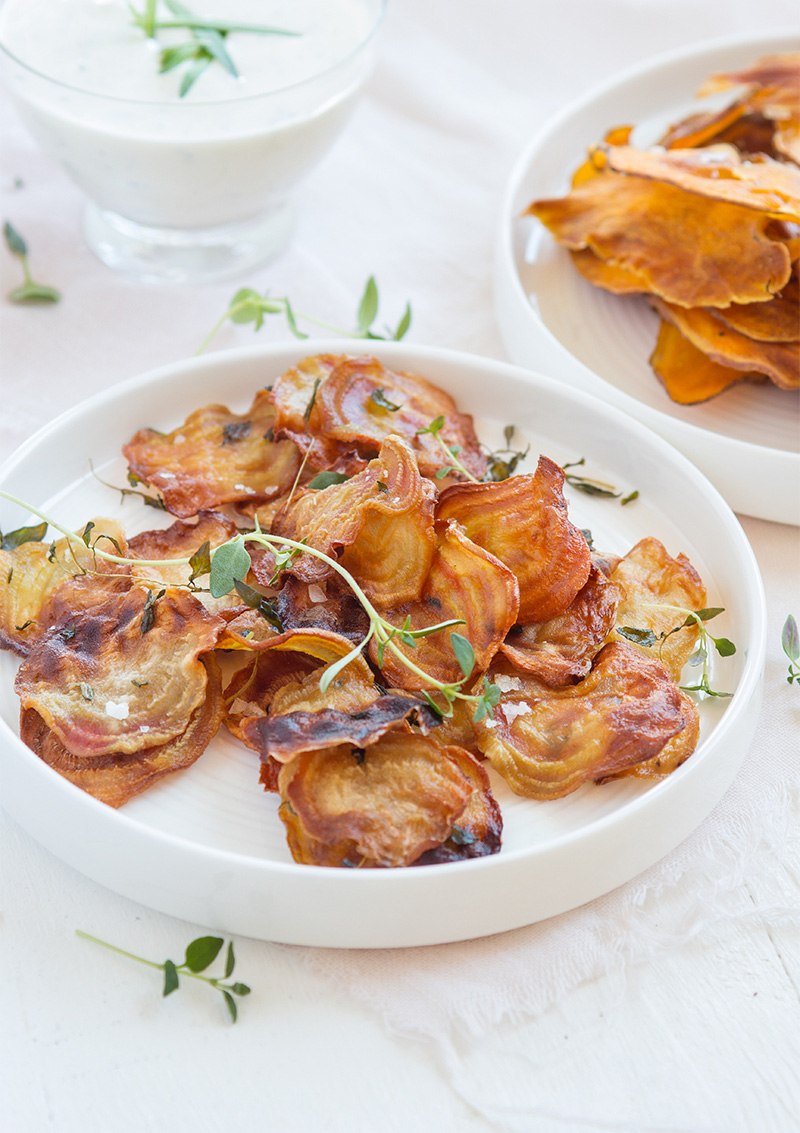 Rödbetschips med timjan och flingsalt