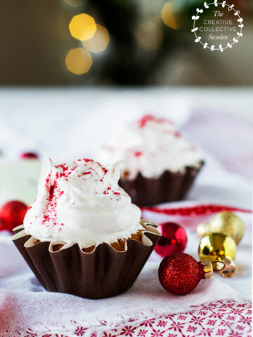 Saffransmuffins med lingonpuré och maräng